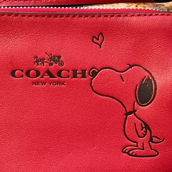 Coach Authentic Snoopy wristlet - Picture 3 of 7